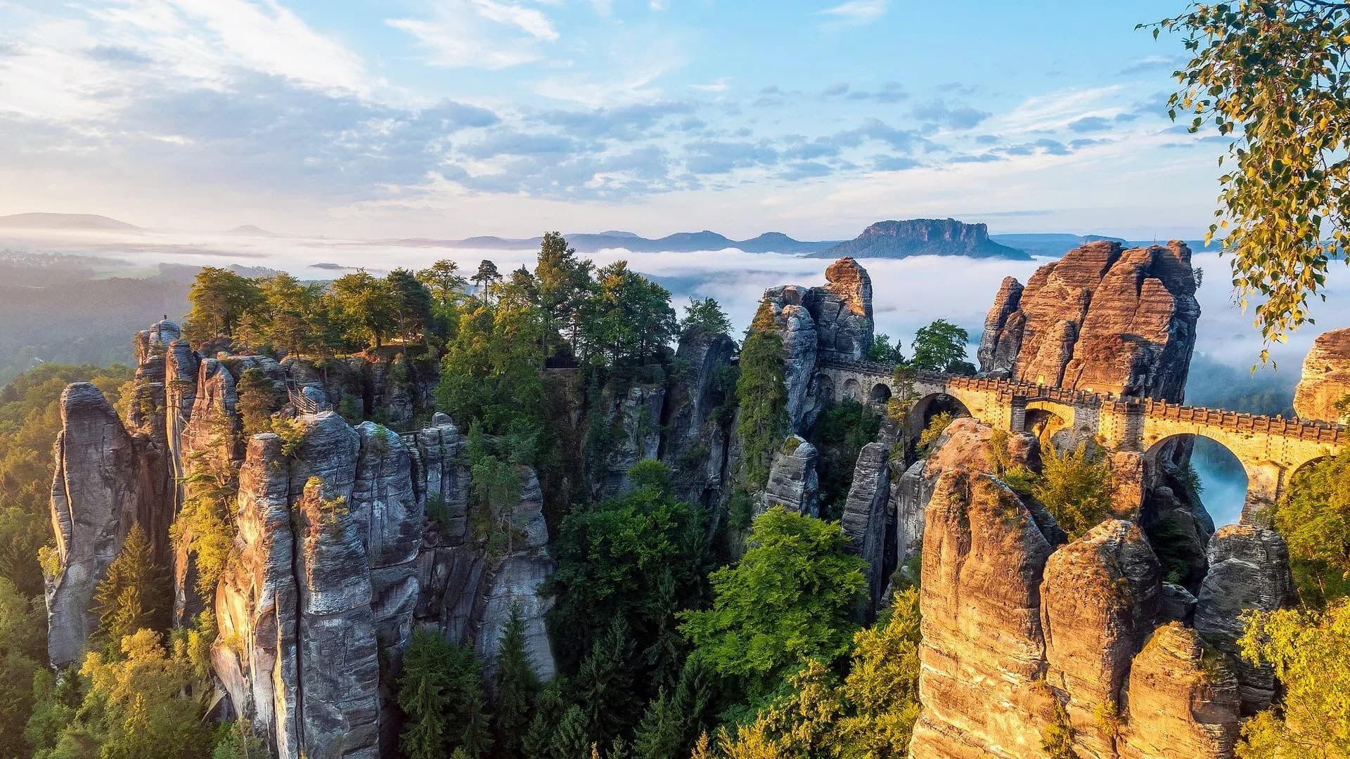 Most Bastei: kompletní průvodce ikonickou vyhlídkou Saského Švýcarska