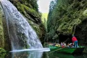 Dinhy ride in Edmund\'s Gorge