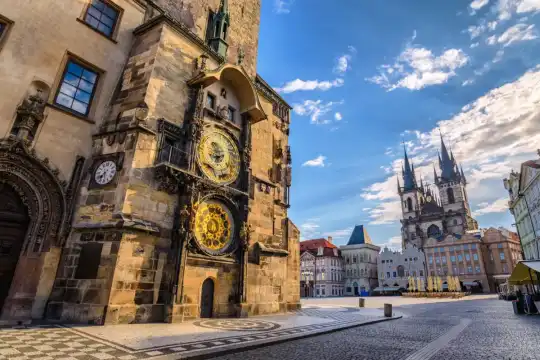 Prague walking tour with guide and Glass of Wine